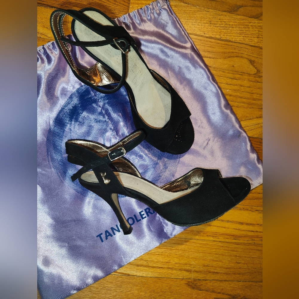 Tangolera Bandolera Argentine Tango Shoes Women Size 38, 3.5in heel(9cm) Suede